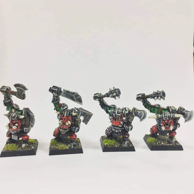 Orcos con hachas y armadura negra
