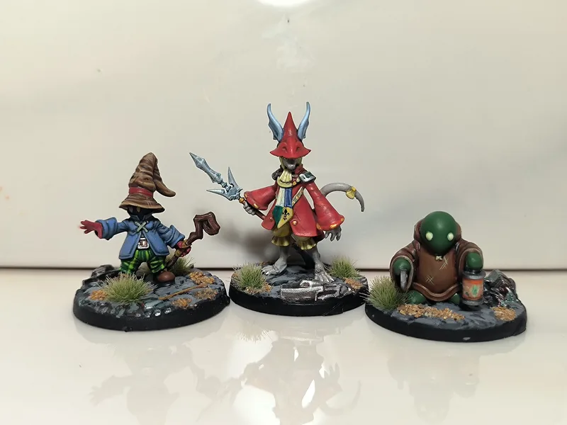 Mago, kobold y criatura del farol, impresos en 3D y pintados a mano